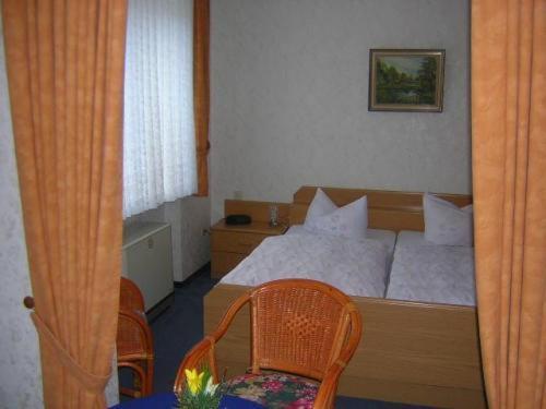 Hotel Zur Winzergenossenschaft Ernst Cameră foto